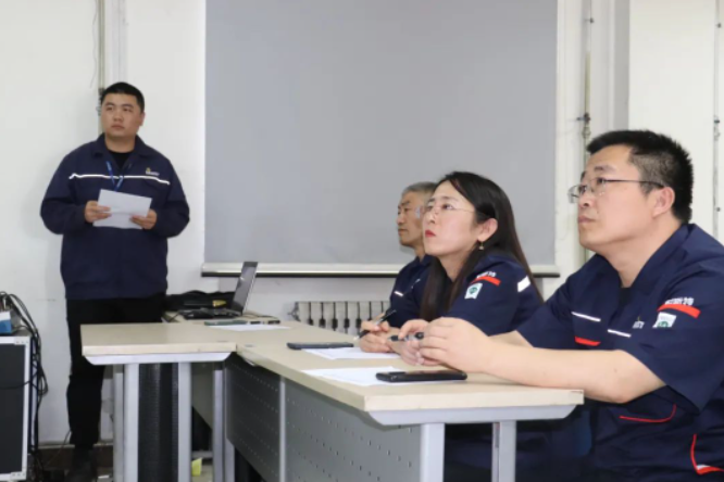 據(jù)了解，每一位選手的演講都像一堂生動的安全教育課，展示了廣大員工積極參與安全生產(chǎn)的熱情，為公司營造了“人人講安全，個個會應急”的濃厚氛圍。評委們認真聆聽了每位選手的演講，對演講內(nèi)容、語言表達和形象風度等多個方面進行了綜合評判和打分。