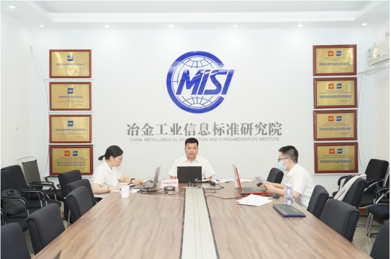 其中包括山東大業(yè)股份有限公司總經(jīng)理助理潘雷、胎圈技術(shù)部部長竇衍君以及海外事業(yè)部副部長張玉龍。