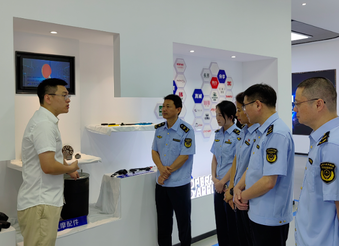 溫州市商業(yè)秘密保護(hù)聯(lián)盟的調(diào)研診斷組來到浙江中瑞橡膠高分子材料股份有限公司，開展商業(yè)秘密保護(hù)水平的評估和改進(jìn)工作。這次調(diào)研由溫州市市場監(jiān)督管理局和瑞安市市場監(jiān)督管理局的領(lǐng)導(dǎo)帶領(lǐng)，調(diào)研組成員包括溫州市商業(yè)秘密保護(hù)聯(lián)盟秘書長譚浩和制度委卓東東等人。