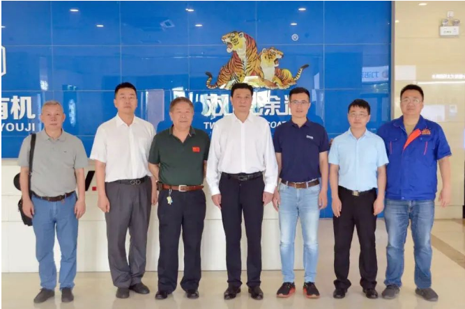此次訪問為雙虎涂料與中國涂料工業(yè)協(xié)會加強合作提供了重要契機。雙方將進一步加強交流與合作，共同推動中國涂料行業(yè)的繁榮與發(fā)展。