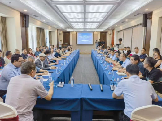 中國涂料工業(yè)協(xié)會綠色工業(yè)涂料涂裝分會秘書長程平總結(jié)會議時表示，感謝郯城縣委、縣人民政府、經(jīng)濟開發(fā)區(qū)以及各涂料、涂裝、機械企業(yè)對本次對接交流會的支持。未來，將以本次交流會為契機，加強政企融合，搭建更好的合作平臺，進一步促進原材料、涂料生產(chǎn)企業(yè)、涂裝企業(yè)和機械企業(yè)之間的經(jīng)貿(mào)往來。希望通過大家的精誠合作和多方溝通，共同努力為綠色工業(yè)涂料涂裝的美好前景做出貢獻。