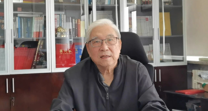 在論壇上，兩位中國工程院院士分別發(fā)來視頻致辭，給輪胎界的工程技術人員寄予了深情的祝福。