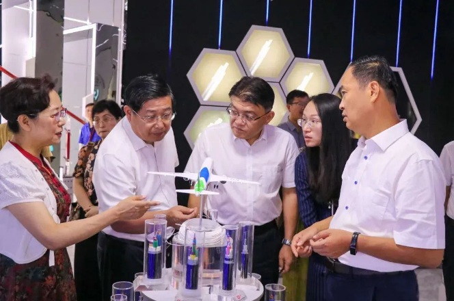 隨后，調(diào)研組參觀了濱澳電線電纜公司的實(shí)驗(yàn)室，詳細(xì)了解了該公司對電線電纜產(chǎn)品的質(zhì)量控制情況。同時(shí)，他們對濱澳電線電纜公司的產(chǎn)品和企業(yè)文化進(jìn)行了深入了解。