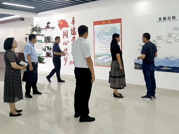 濰坊市委辦公室檔案科科長(zhǎng)、四級(jí)調(diào)研員王春燕一行蒞臨山東美晨工業(yè)集團(tuán)有限公司，對(duì)該公司的檔案工作進(jìn)行了全面檢查與調(diào)研。此次調(diào)研得到了諸城市檔案館館長(zhǎng)邵忠政和山東美晨工業(yè)集團(tuán)有限公司總經(jīng)理李瑞龍的陪同。