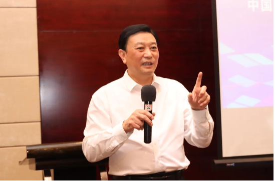 中國(guó)涂料工業(yè)協(xié)會(huì)會(huì)長(zhǎng)劉普軍在會(huì)上發(fā)表了致辭，對(duì)中國(guó)涂料行業(yè)的前景充滿(mǎn)信心，并強(qiáng)調(diào)了涂料行業(yè)在中華民族的偉大復(fù)興中的重要角色。