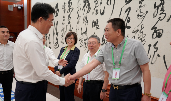 2023現(xiàn)代化工與新材料數(shù)智化轉(zhuǎn)型升級高峰論壇順利舉行。