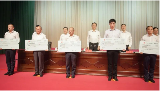 軟控股份憑卓越裝備摘得省級榮譽(yù)，引領(lǐng)行業(yè)先鋒