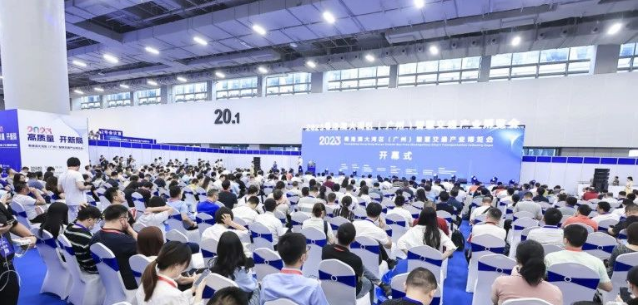 2023粵港澳大灣區(qū)(廣州)智慧交通產業(yè)博覽會于8月24-26日盛大開幕。在這個為期三天的盛會上，城市智慧交通領域的創(chuàng)新與融合成為了焦點。以“高質量 開新局”為主題的本次博覽會聚焦于構建立體交通產業(yè)生態(tài)，涵蓋了智慧交通、智慧港口、智慧停車、軌道交通、國際客車與新能源車輛等主題。