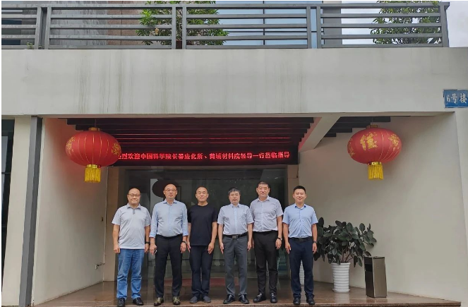 這次訪問旨在就黃埔輪胎和倍途輪胎的未來發(fā)展規(guī)劃進行深入交流。在交流會上，楊小牛一行聽取了路易投資關(guān)于黃埔輪胎和倍途輪胎的企業(yè)介紹，同時了解了路易投資在戰(zhàn)略層面上對于這兩個品牌的布局和規(guī)劃。