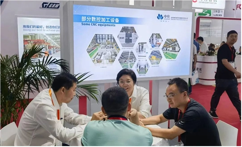 中國國際橡膠技術(shù)展覽會為益陽橡機(jī)提供了展示創(chuàng)新技術(shù)和拓展市場的平臺，同時也為行業(yè)內(nèi)的合作與交流搭建了重要的橋梁。