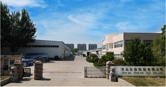 青島東森公司作為山東省最具規(guī)模和品牌優(yōu)勢的輪胎運(yùn)營服務(wù)商，自2022年開始代理運(yùn)營海福萊輪胎。他們充分發(fā)揮著在山東輪胎市場深耕20余年的經(jīng)驗，以及倉配和銷售團(tuán)隊的專業(yè)實力。此外，海福萊輪胎在山東市場上的穩(wěn)定耐磨口碑以及新能源車輪胎系列的推出也為他們的成功合作提供了有力支持。