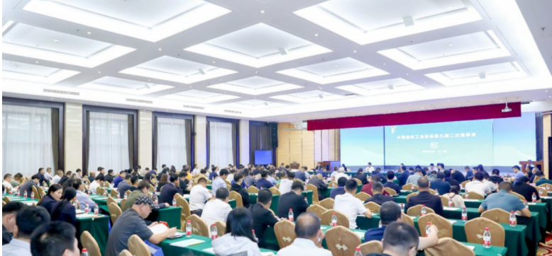 中國(guó)涂料工業(yè)協(xié)會(huì)第九屆二次理事會(huì)于濮陽(yáng)勝利召開