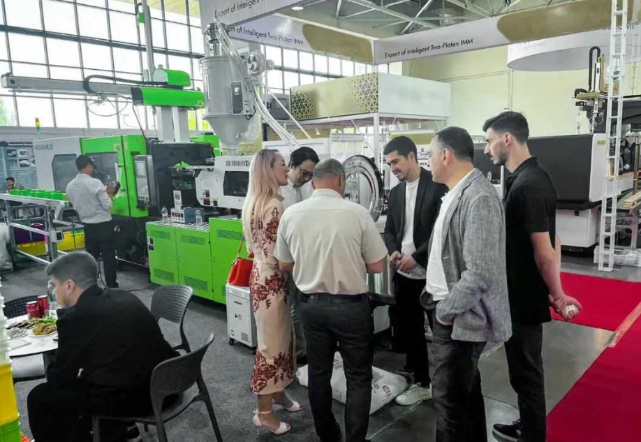 目前，烏茲別克斯坦已吸引了大約26%的外資，其中塑料制品成為第三大商品。塑料制品的需求廣泛，包括汽配行業(yè)、包裝行業(yè)、家電行業(yè)、物流行業(yè)和建材行業(yè)等領(lǐng)域，為中國企業(yè)帶來了巨大商機。