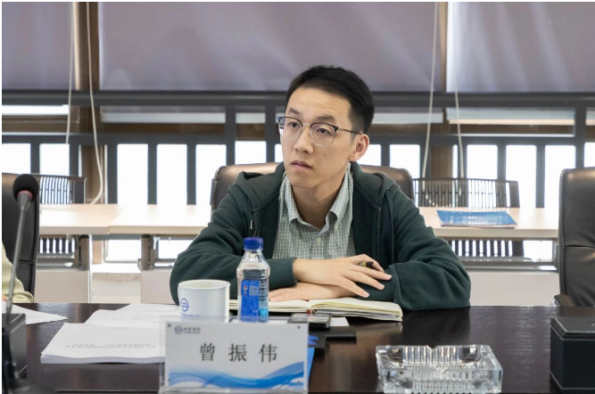 省市領導的關心和指導為公司充實信心，增強了大展宏圖的決心。沈董表示，雙箭股份將進一步優(yōu)化生產(chǎn)要素和產(chǎn)業(yè)布局，致力于打造綠色智能物料系統(tǒng)。他承諾公司一定不辜負眾望，努力為地方經(jīng)濟社會發(fā)展做出更大的貢獻，肩負起高質(zhì)量發(fā)展和建設共同富裕示范區(qū)的責任和使命。