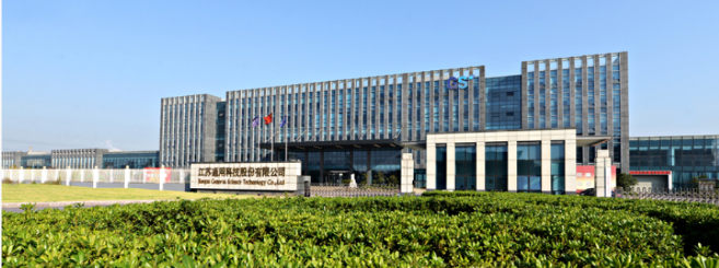 這一亮眼的業(yè)績(jī)表現(xiàn)源自多方面因素，包括輪胎銷量的顯著增加、產(chǎn)品結(jié)構(gòu)和市場(chǎng)調(diào)整的優(yōu)化，以及綜合毛利率的顯著提升，為公司的業(yè)績(jī)?cè)鲩L(zhǎng)注入了強(qiáng)大動(dòng)力。