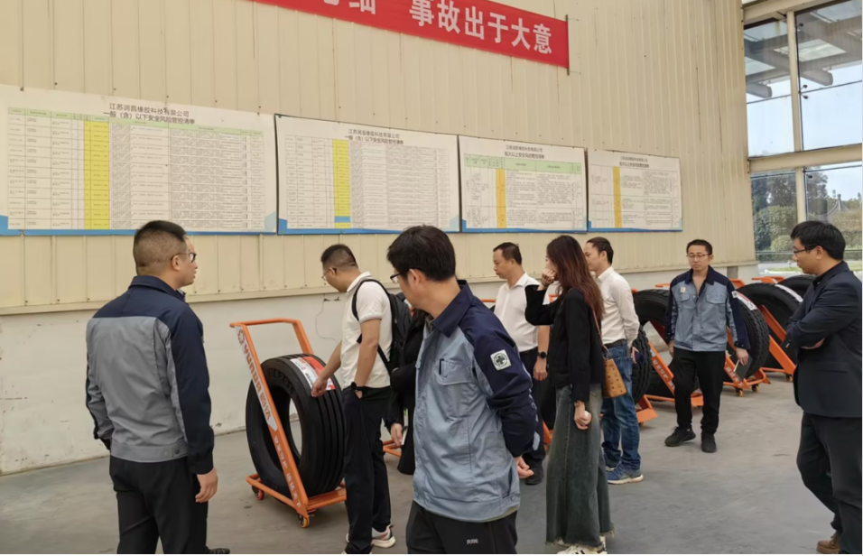 雙方希望在未來在技術研發(fā)創(chuàng)新方面加強信息交流，攜手在輪胎產業(yè)鏈賽道上搶占制高點。