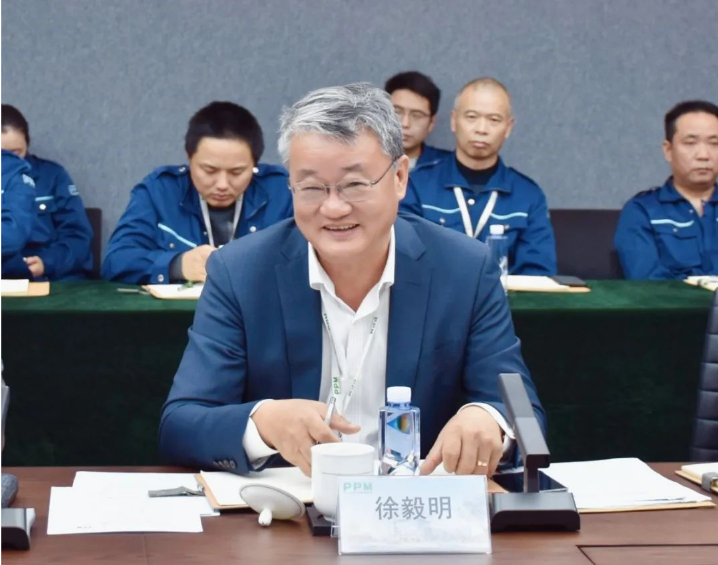 蘇州寶麗迪材料科技股份有限公司董事長徐毅明對會長陳的致辭表示感謝，并對研究院的成就給予充分肯定。他相信，在學(xué)術(shù)專家委員會主任王華平的引領(lǐng)下，寶麗迪將通過科技領(lǐng)先實(shí)現(xiàn)跨越式發(fā)展。徐董事長表示，寶麗迪將繼續(xù)發(fā)揮現(xiàn)有優(yōu)勢，不忘初心，持續(xù)推進(jìn)高性能纖維用母粒的研發(fā)與推廣，提升產(chǎn)品的綠色化水品，同時(shí)加強(qiáng)產(chǎn)業(yè)鏈服務(wù)能力，為“十四五”戰(zhàn)略計(jì)劃的實(shí)施貢獻(xiàn)更多力量。